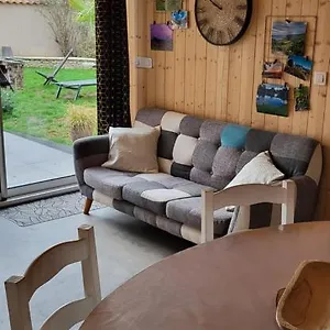 Chalet Zen Avec Son Jacuzzi Et Jardin Hébergement de vacances Pont-du-Château